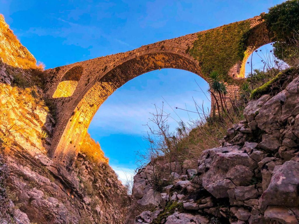 Ura E Li Rise Ngjarje e rëndë, burri hidhet nga ura e Ali Pashait